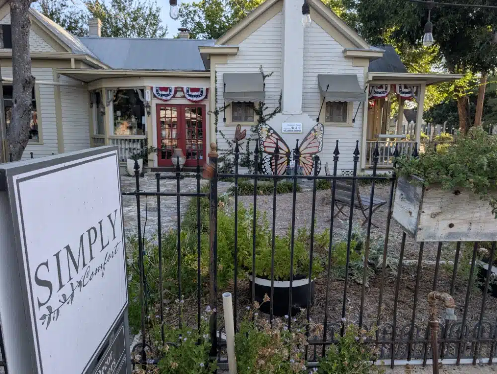 Storefront of Simply Comfort in Comfort, Texas